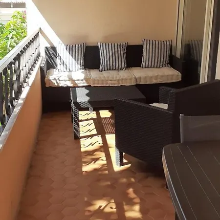 Apartment L'aube Ensoleillee Entre Plage Et Pinede Le Grau-du-Roi