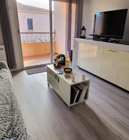 Apartment L'aube Ensoleillee Entre Et Pinede